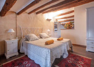 habitacio ocre